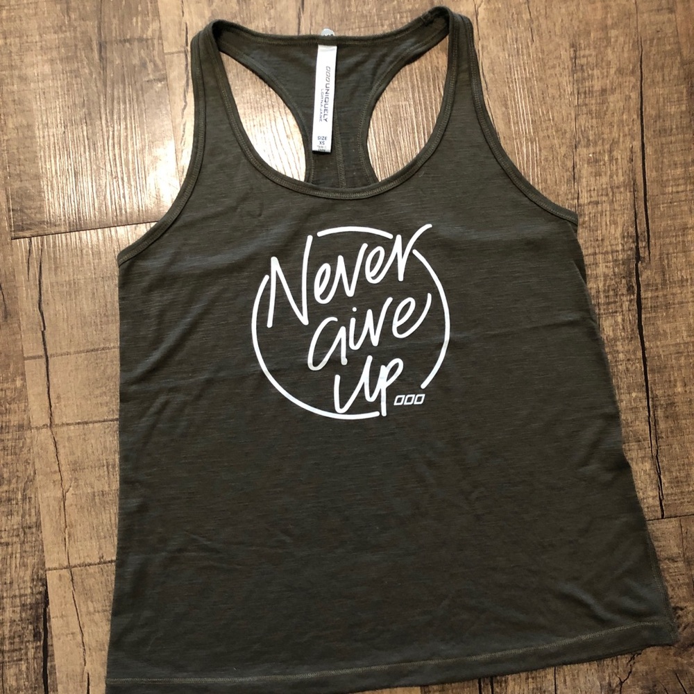 Lorna Jane Never Give Up Tank, size Small